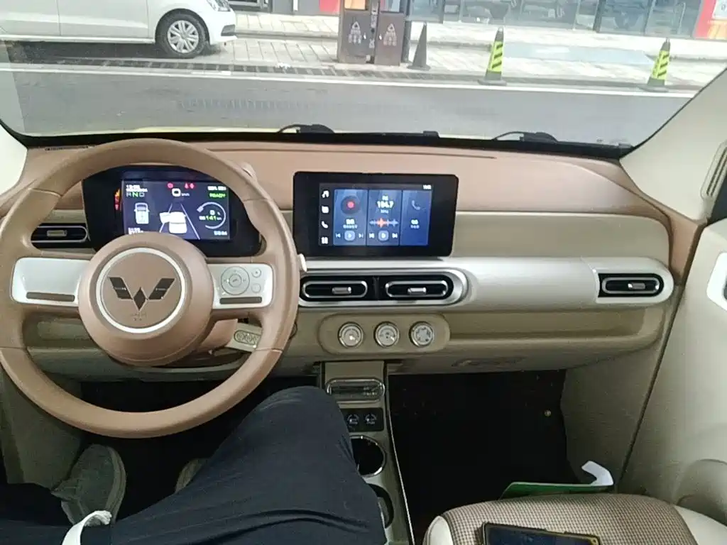 Wuling MINIEV — миниатюра 10