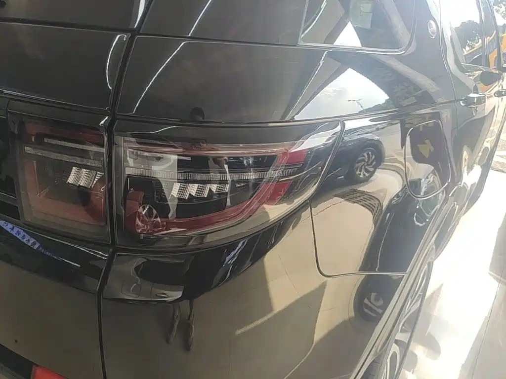 Land Rover Discovery Sport — миниатюра 8