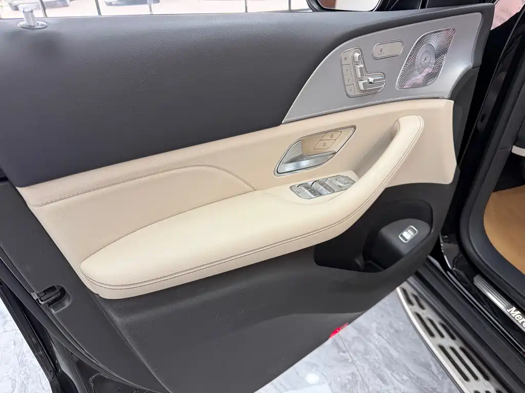 Mercedes-Benz GLE (Import) — миниатюра 9