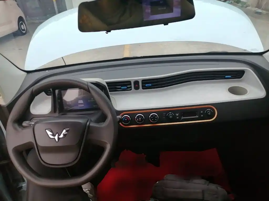 Wuling MINIEV — миниатюра 10