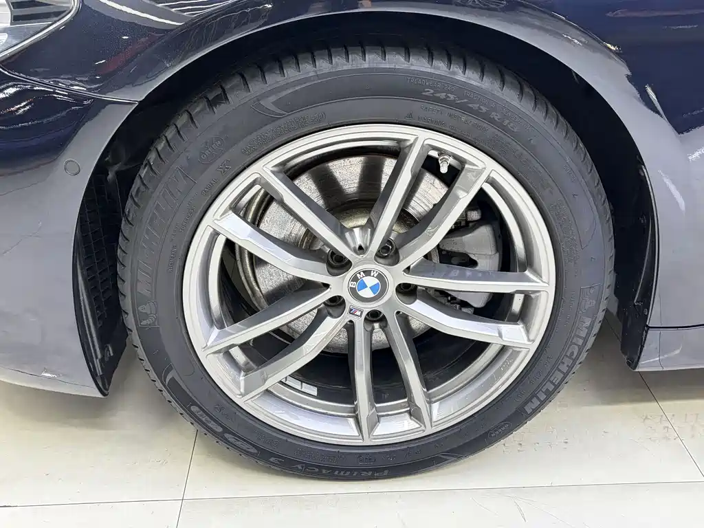 BMW 5 Series (Import) — миниатюра 11