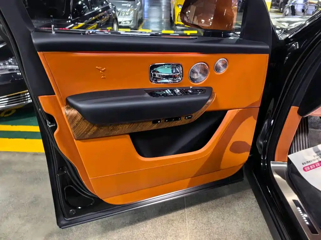 Rolls-Royce Cullinan — миниатюра 9