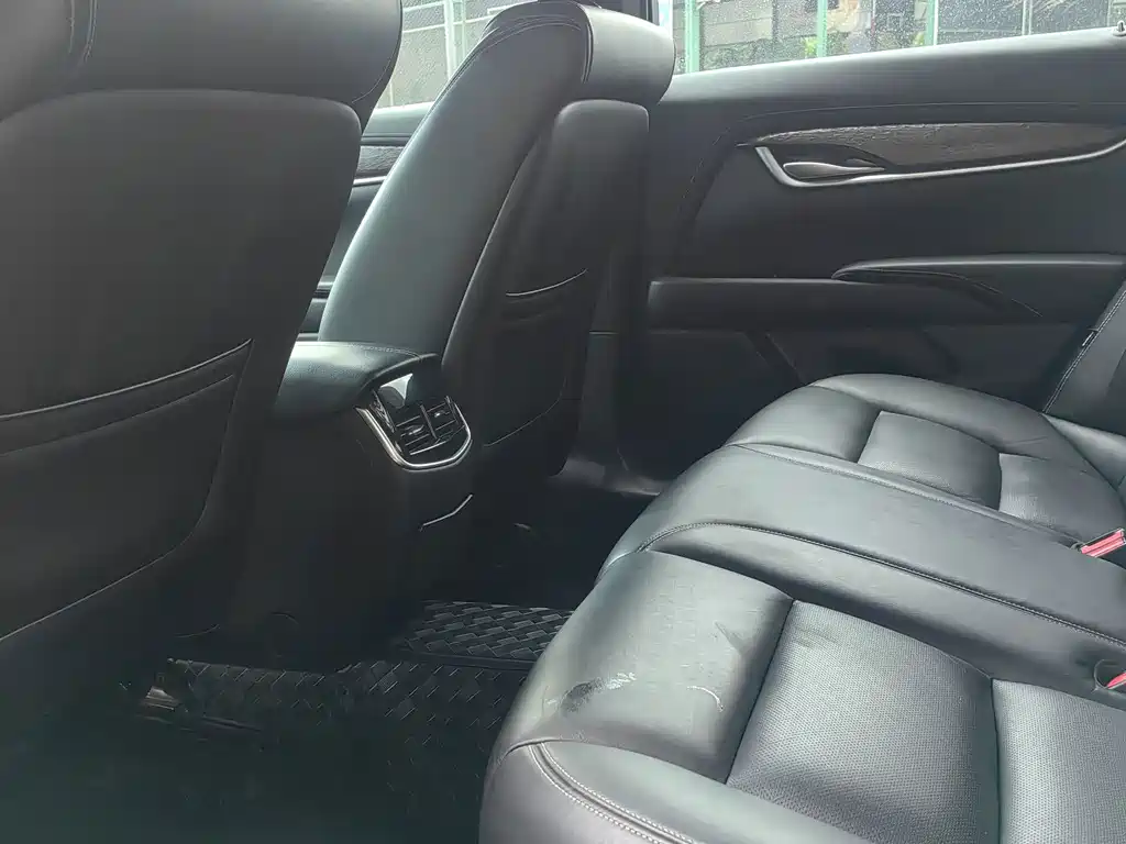 Cadillac XTS — миниатюра 12