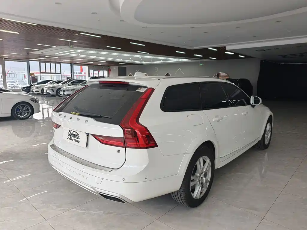 Volvo V90 — миниатюра 4