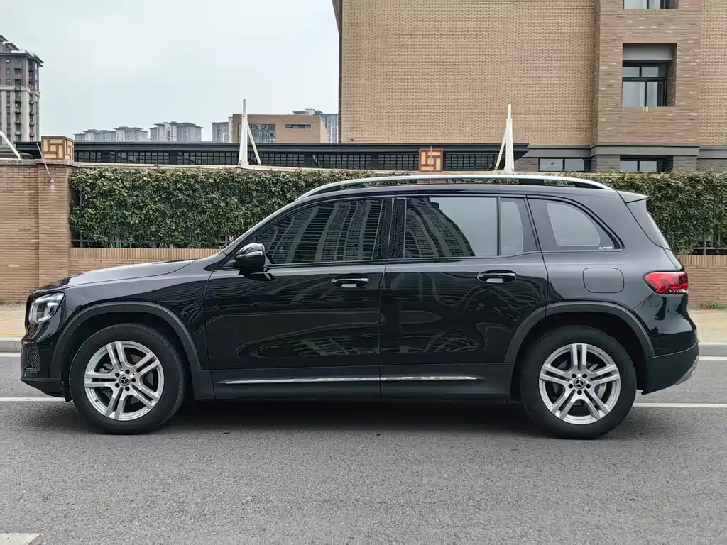 Mercedes-Benz GLB — миниатюра 4