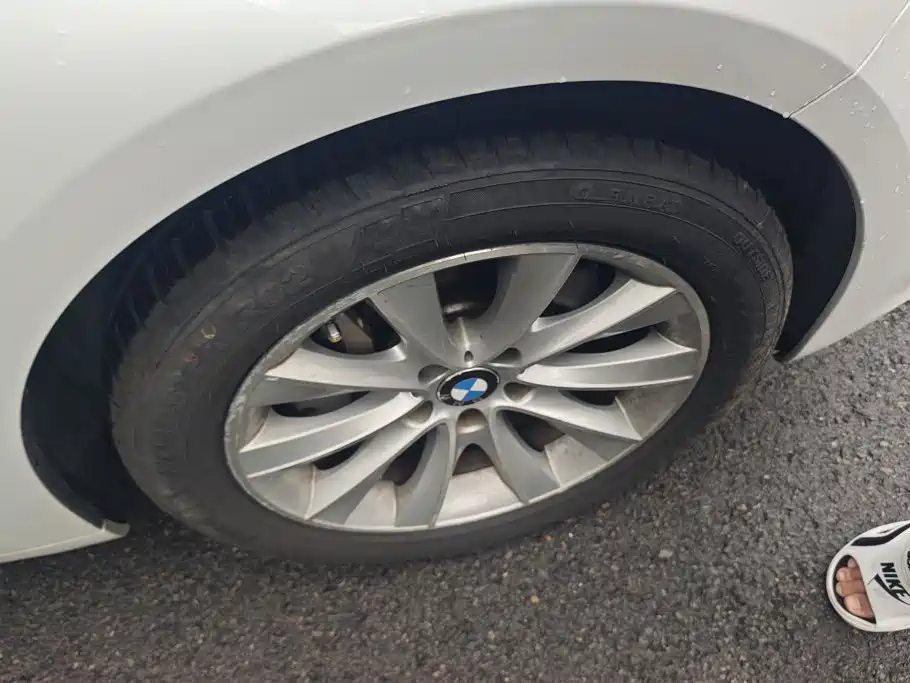 BMW 5 Series GT — миниатюра 6