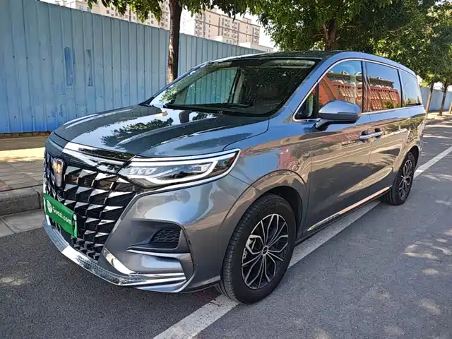 Roewe iMAX8 EV