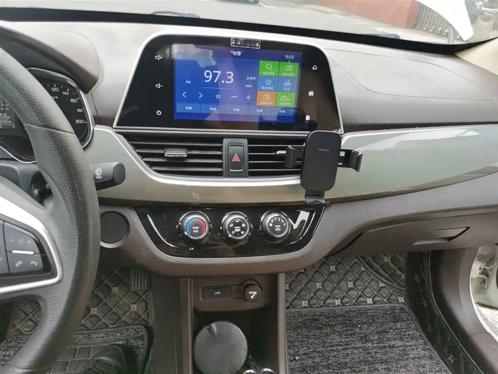 Baojun 310W 2017 1.5L MT Fashion V
