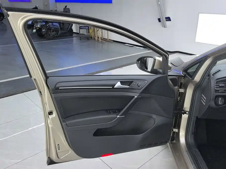 Volkswagen Golf — миниатюра 7