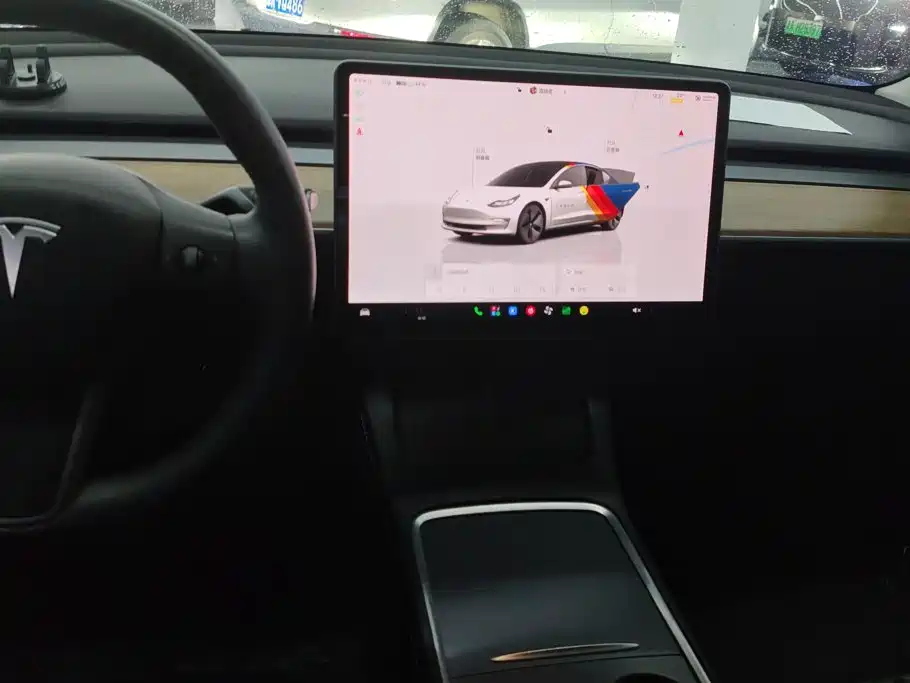 Tesla Model 3 — миниатюра 13
