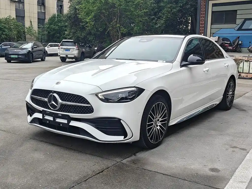 Mercedes-Benz C-Class — миниатюра 2