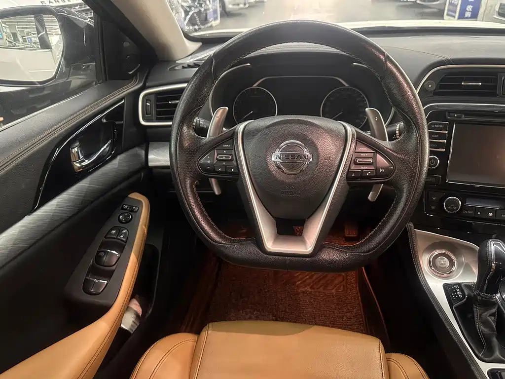 Nissan Cima — миниатюра 8