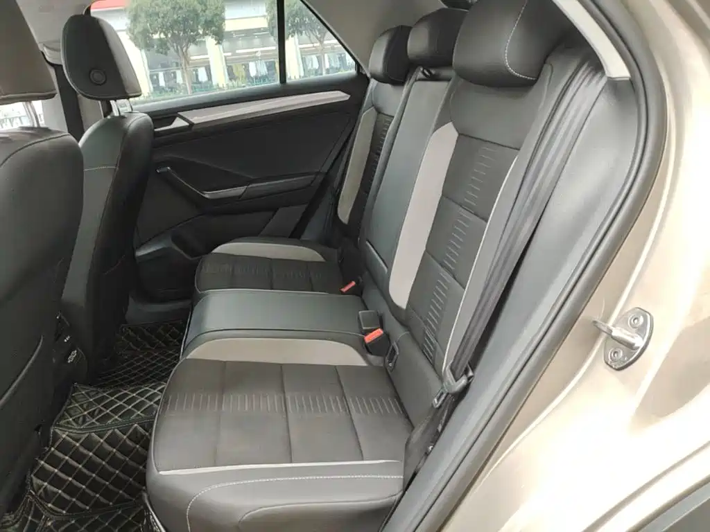 Volkswagen T-Roc — миниатюра 17
