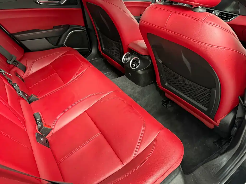 Alfa Romeo Giulia — миниатюра 7