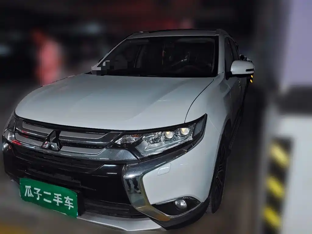 Купить Mitsubishi Outlander