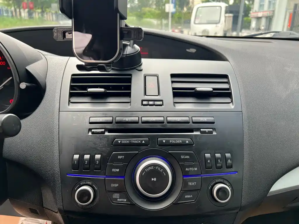 Mazda 3 Xingcheng — миниатюра 10
