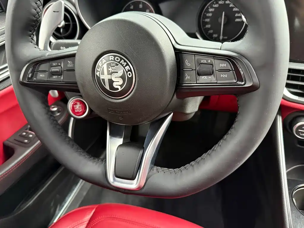 Alfa Romeo Giulia — миниатюра 13