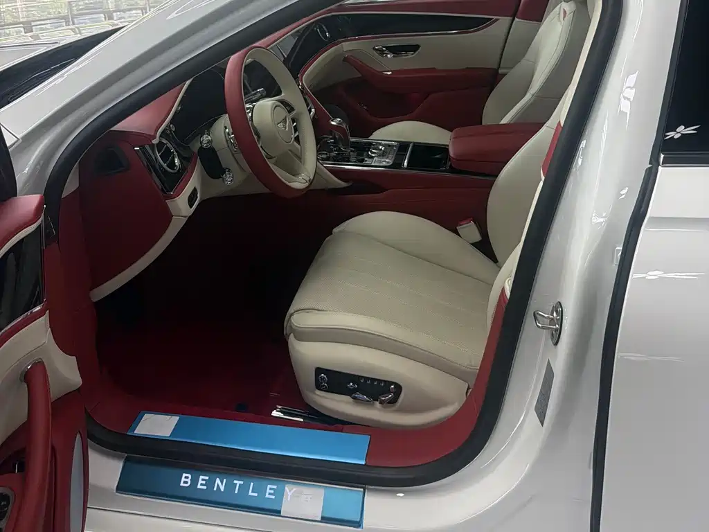Bentley Flying Spur PHEV — миниатюра 5