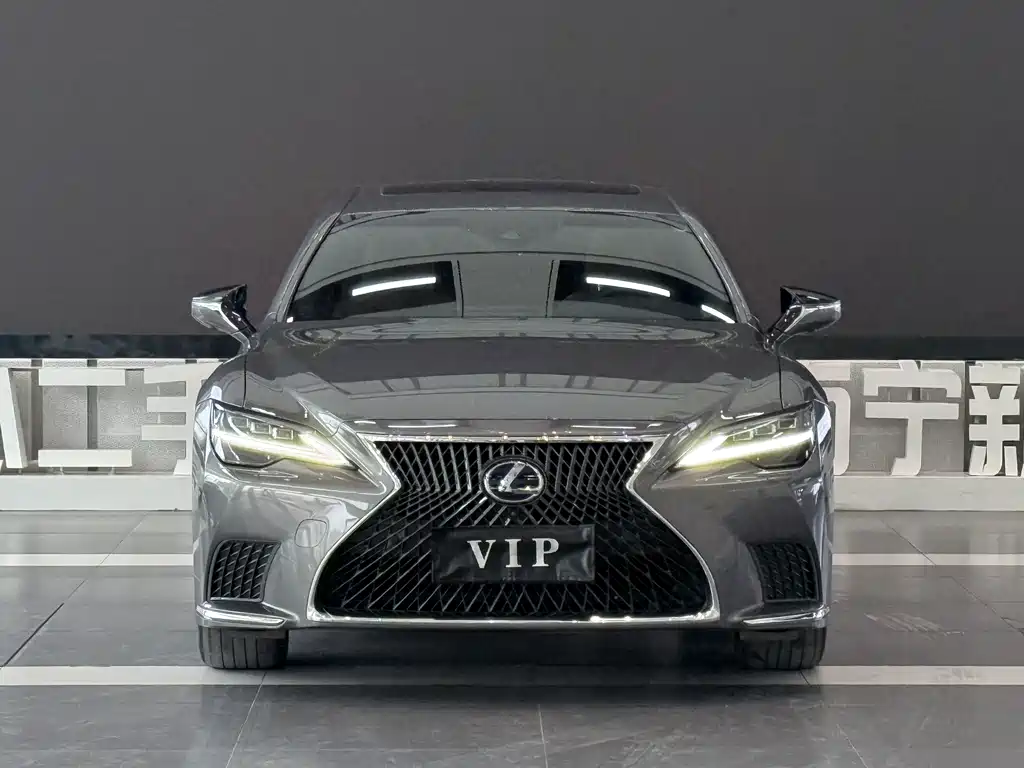 Lexus LS — миниатюра 2