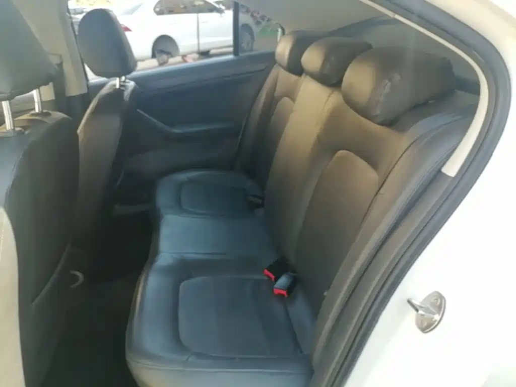 Volkswagen Jetta — миниатюра 17