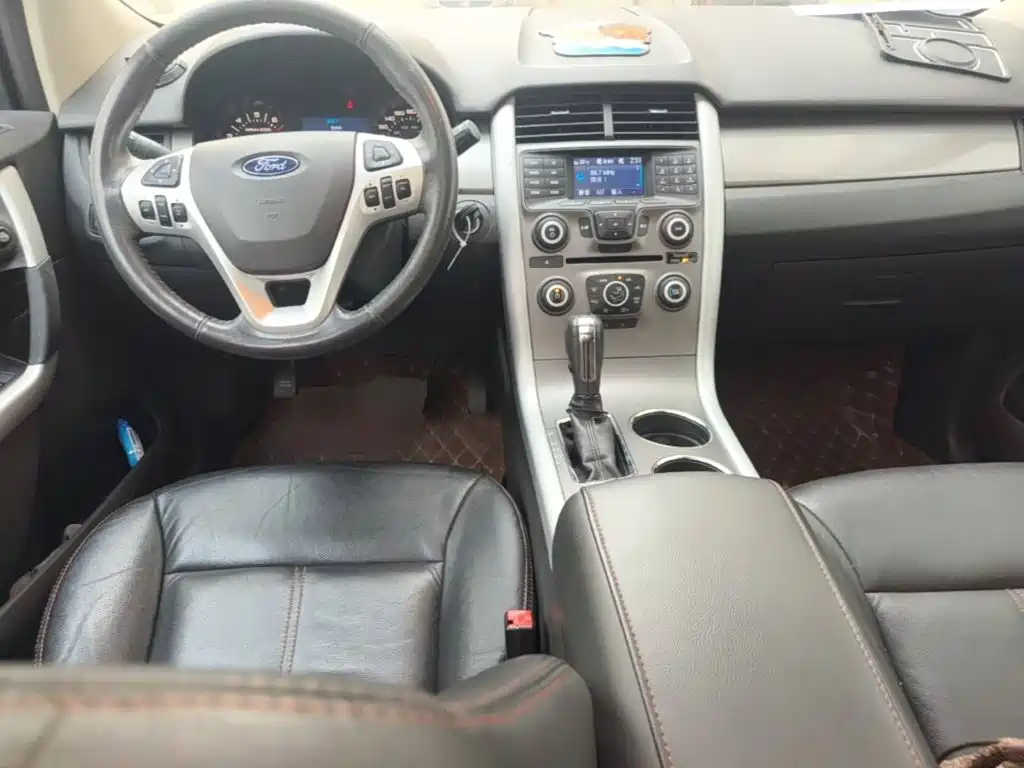 Ford Edge (Import) — миниатюра 10