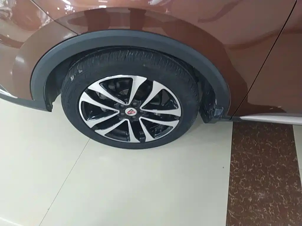 Roewe RX3 — миниатюра 23