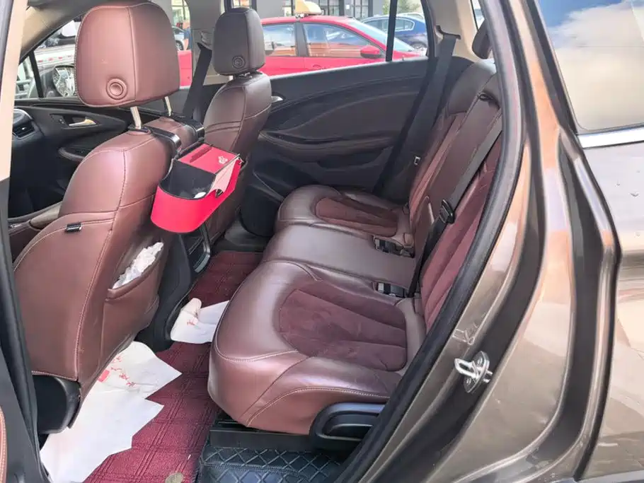 Buick Envision Plus — миниатюра 11