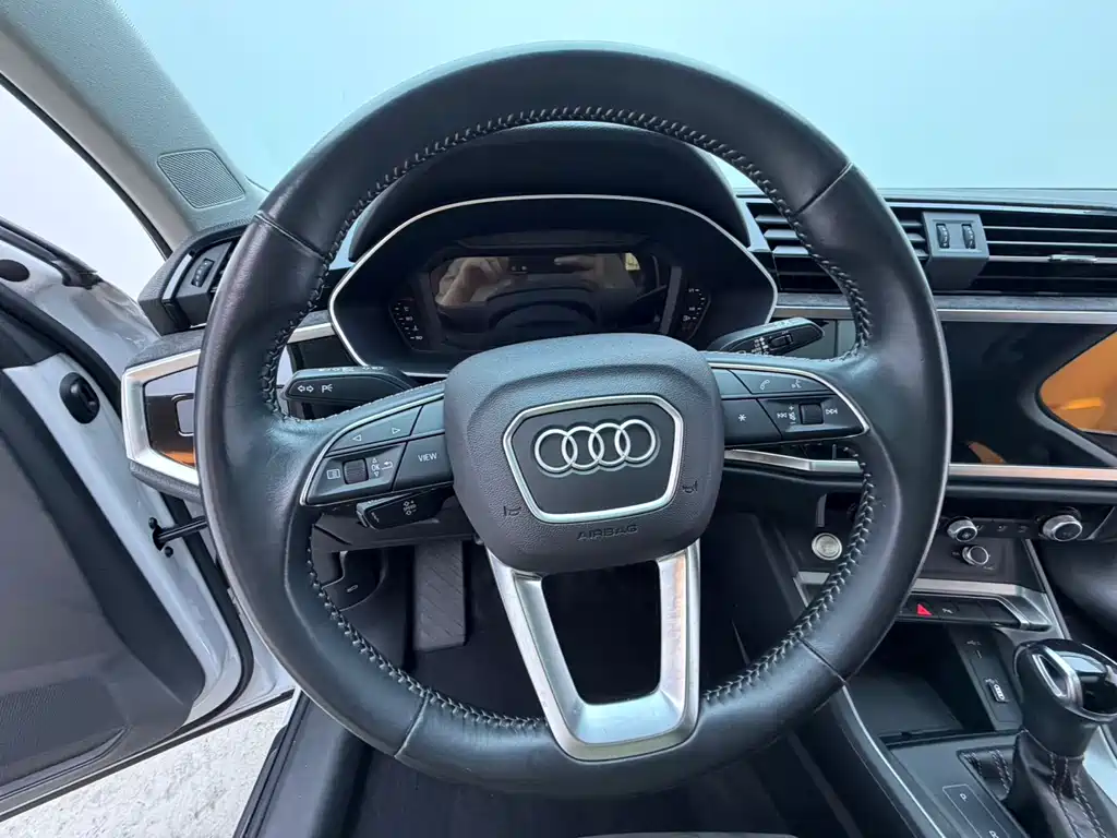 Audi Q3 2022 35 TFSI