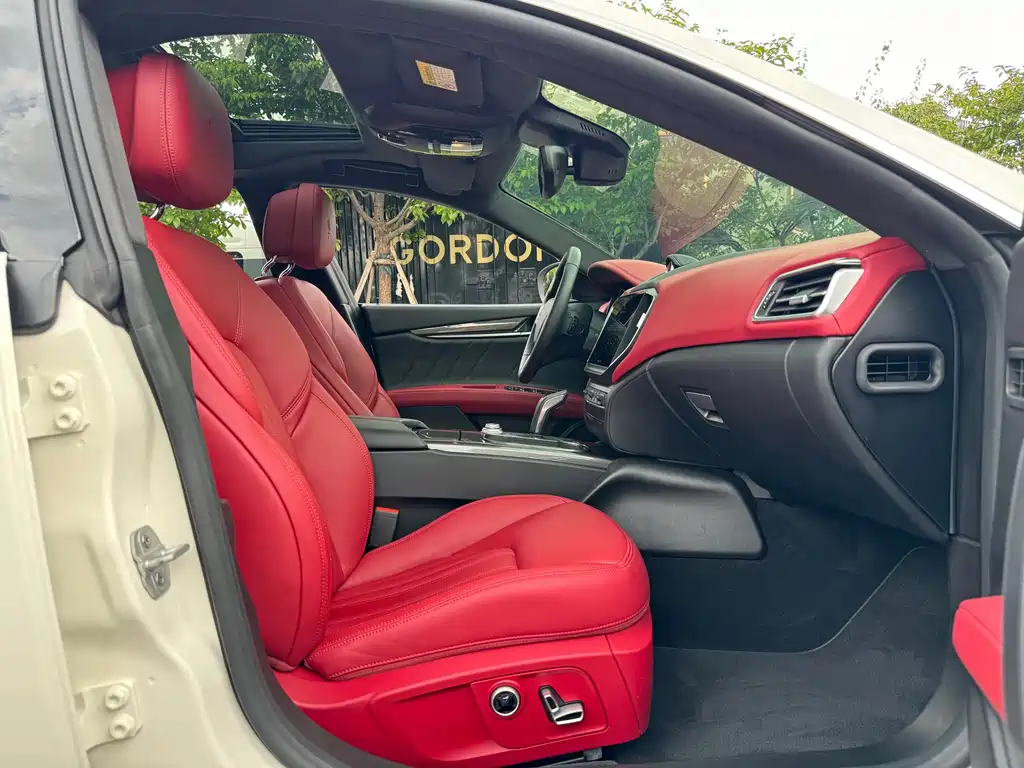 Maserati Ghibli — миниатюра 7