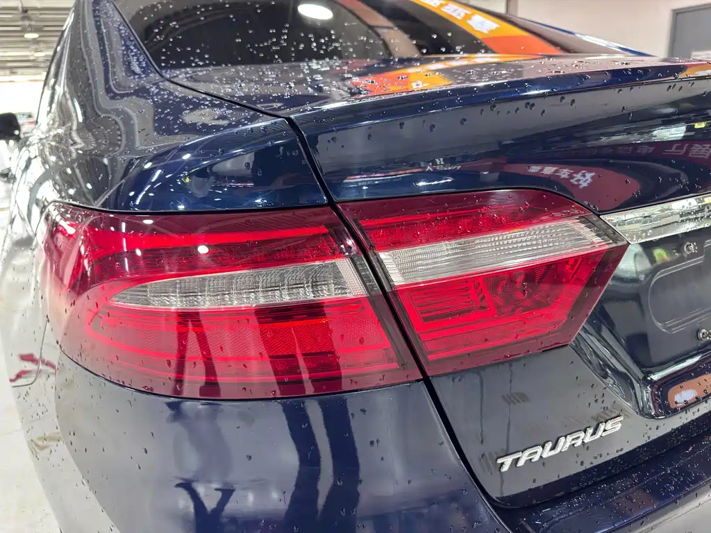 Ford Taurus — миниатюра 23