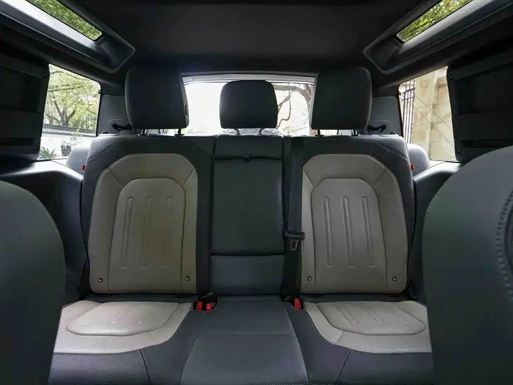 Land Rover Defender — миниатюра 16