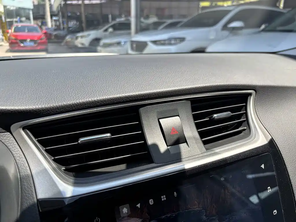 Nissan Sylphy — миниатюра 14