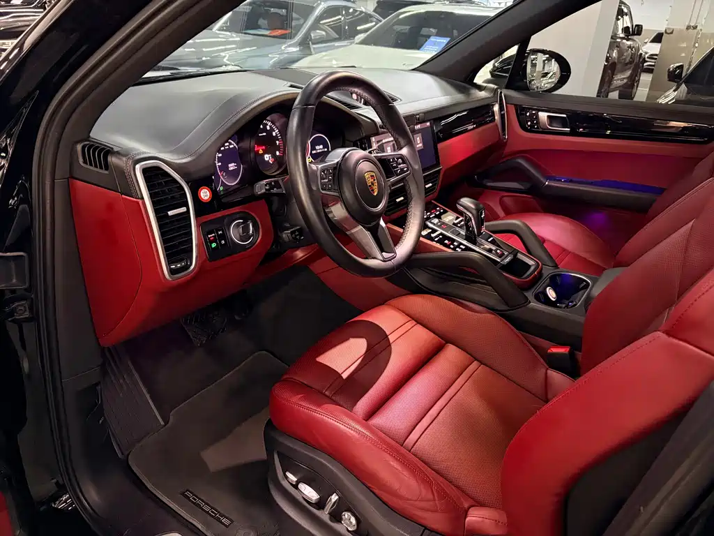 Porsche Cayenne — миниатюра 6