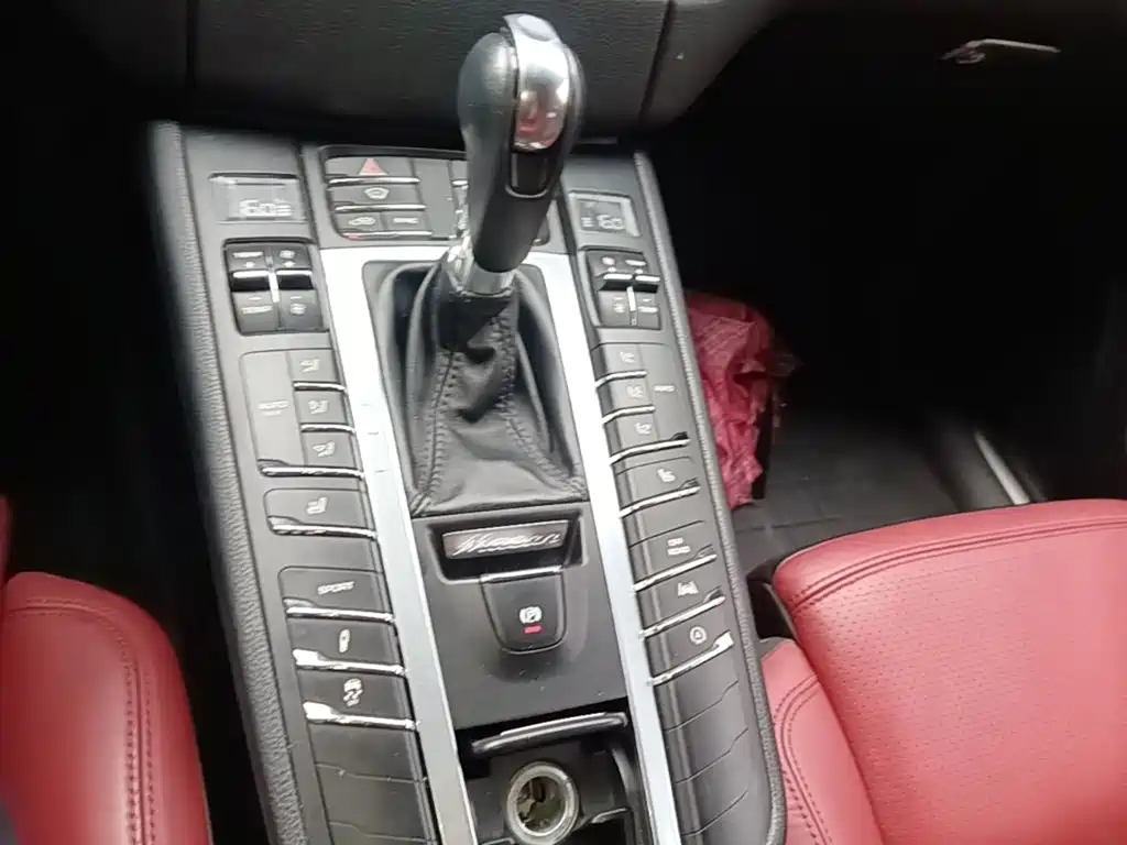 Porsche Macan — миниатюра 14