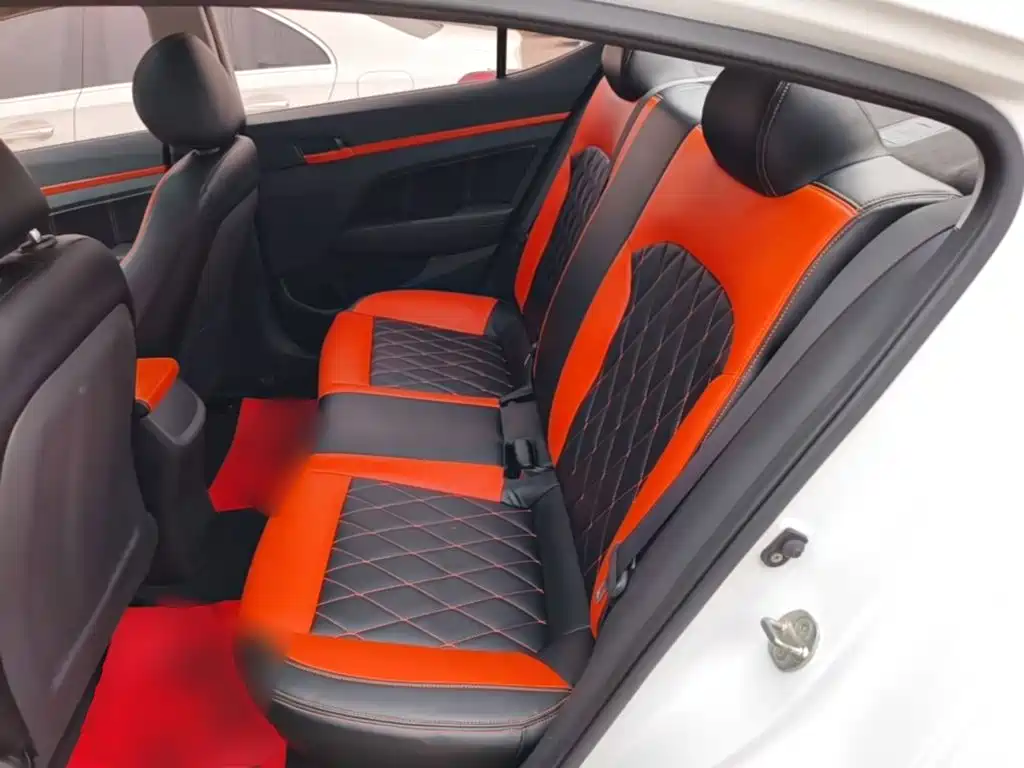 Hyundai Elantra — миниатюра 17