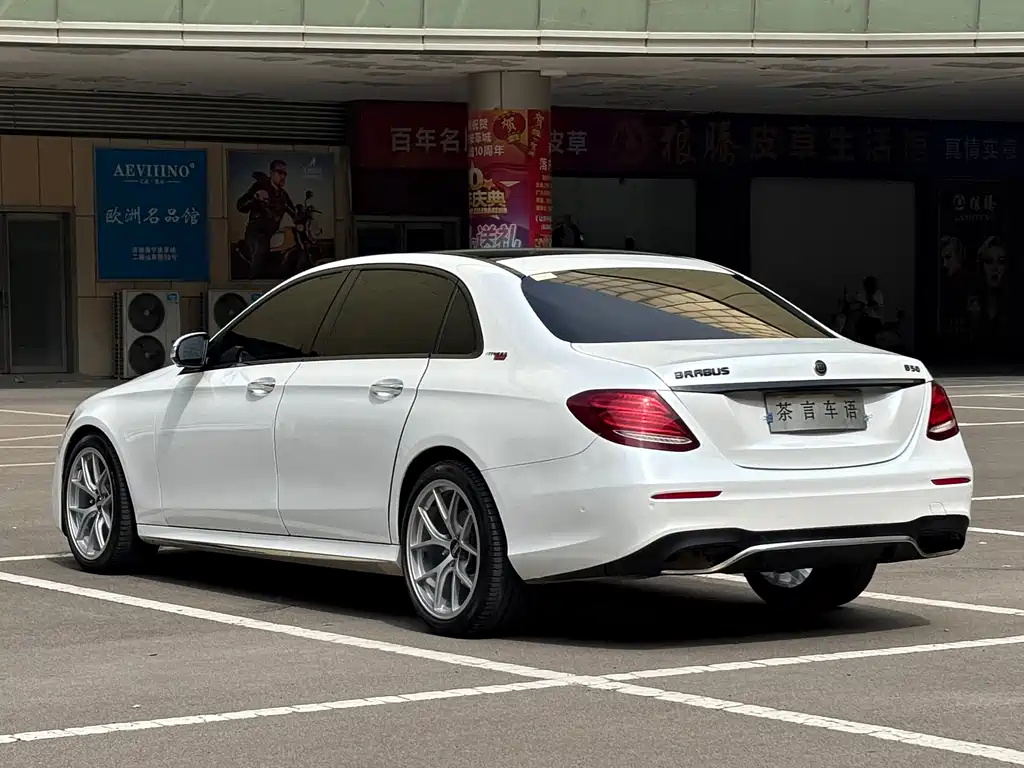 Mercedes-Benz E-Class — миниатюра 6