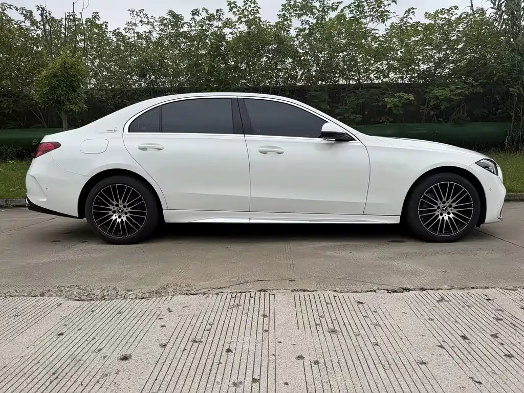 Mercedes-Benz C-Class — миниатюра 7