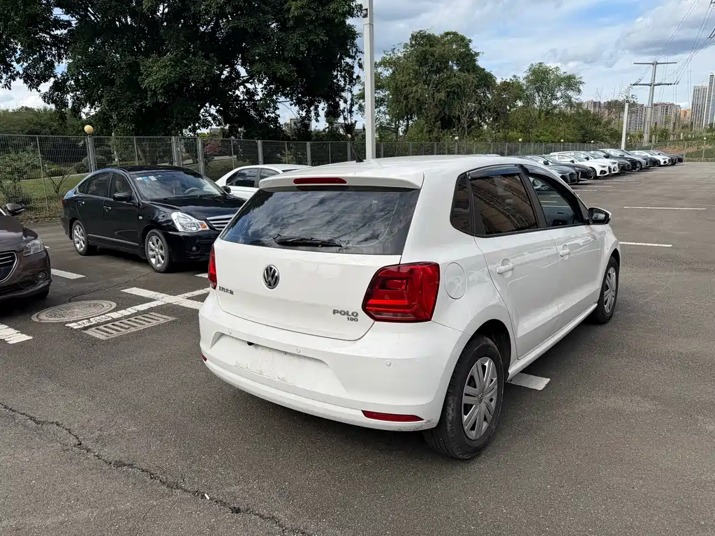 Volkswagen Polo 2018 1.5L AT
