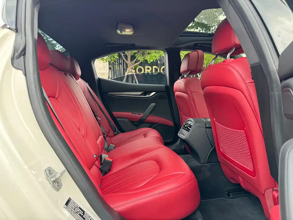 Maserati Ghibli — миниатюра 8