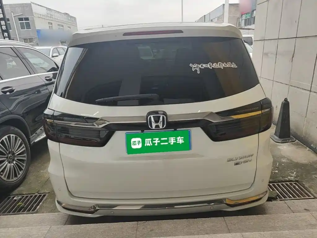 Honda Elysion — миниатюра 6