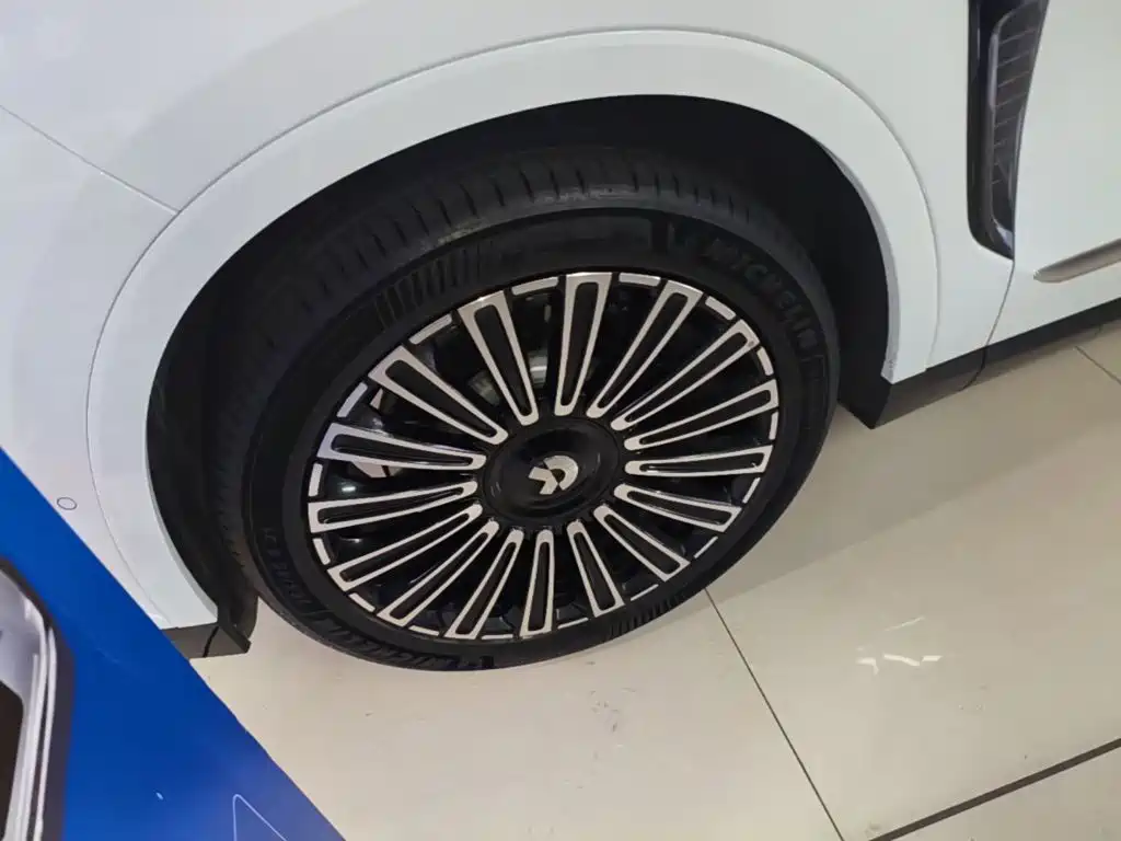 NIO ES8 — миниатюра 23