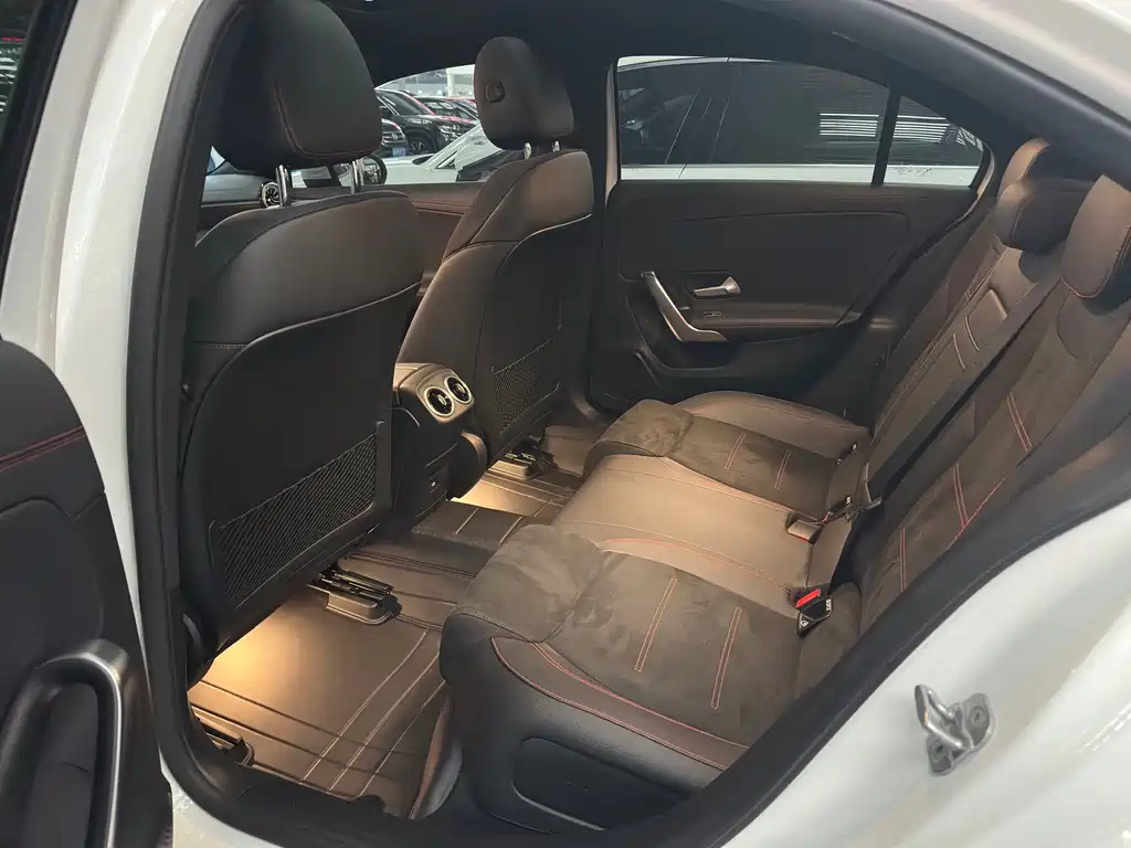 Mercedes-Benz A-Class — миниатюра 9