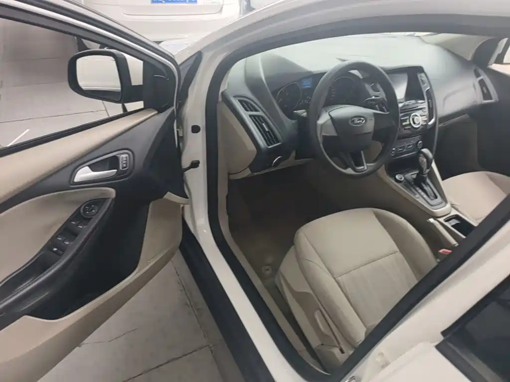 Ford Focus — миниатюра 16