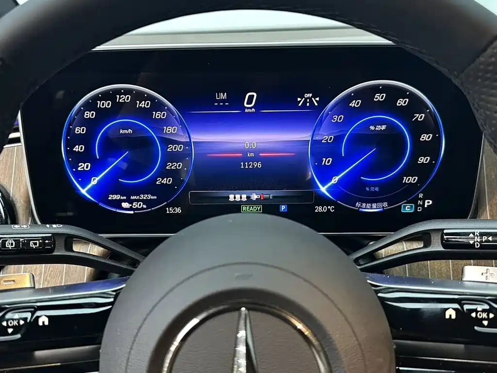 Mercedes-Benz EQE SUV — миниатюра 17