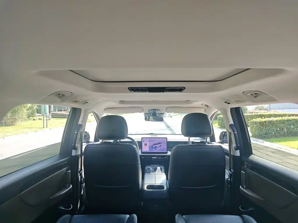 GAC Motor Trumpchi E8 PHEV — миниатюра 18