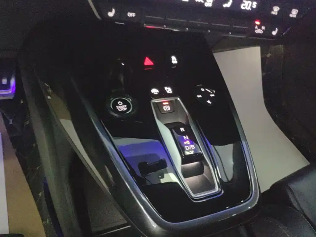 Audi Q4 e-tron — миниатюра 14