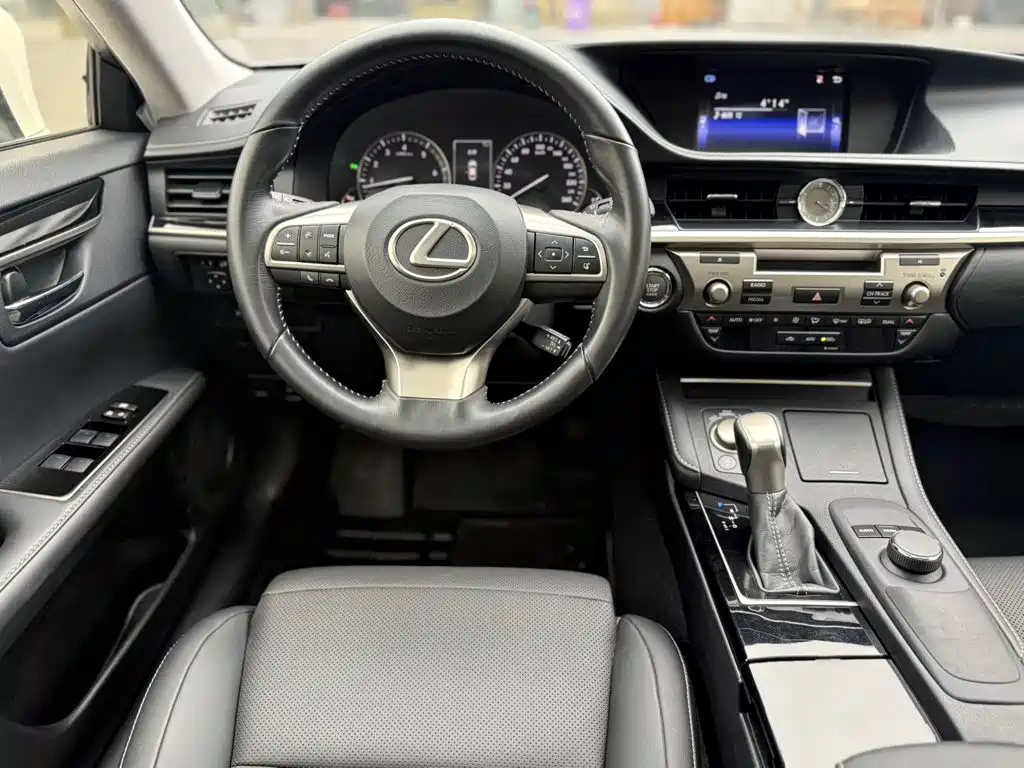 Lexus ES — миниатюра 5