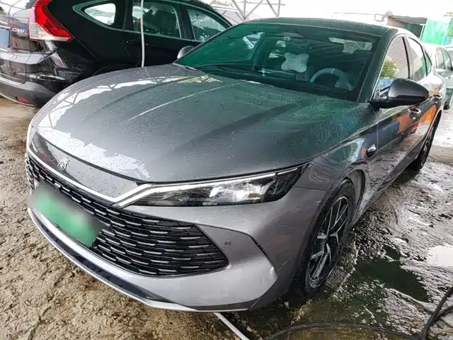 2025 BYD Qin