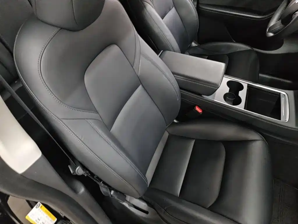 Tesla Model Y — миниатюра 25