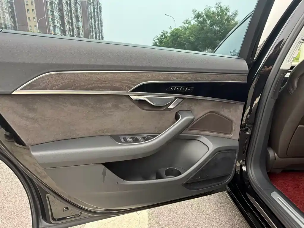 Audi A8 — миниатюра 11